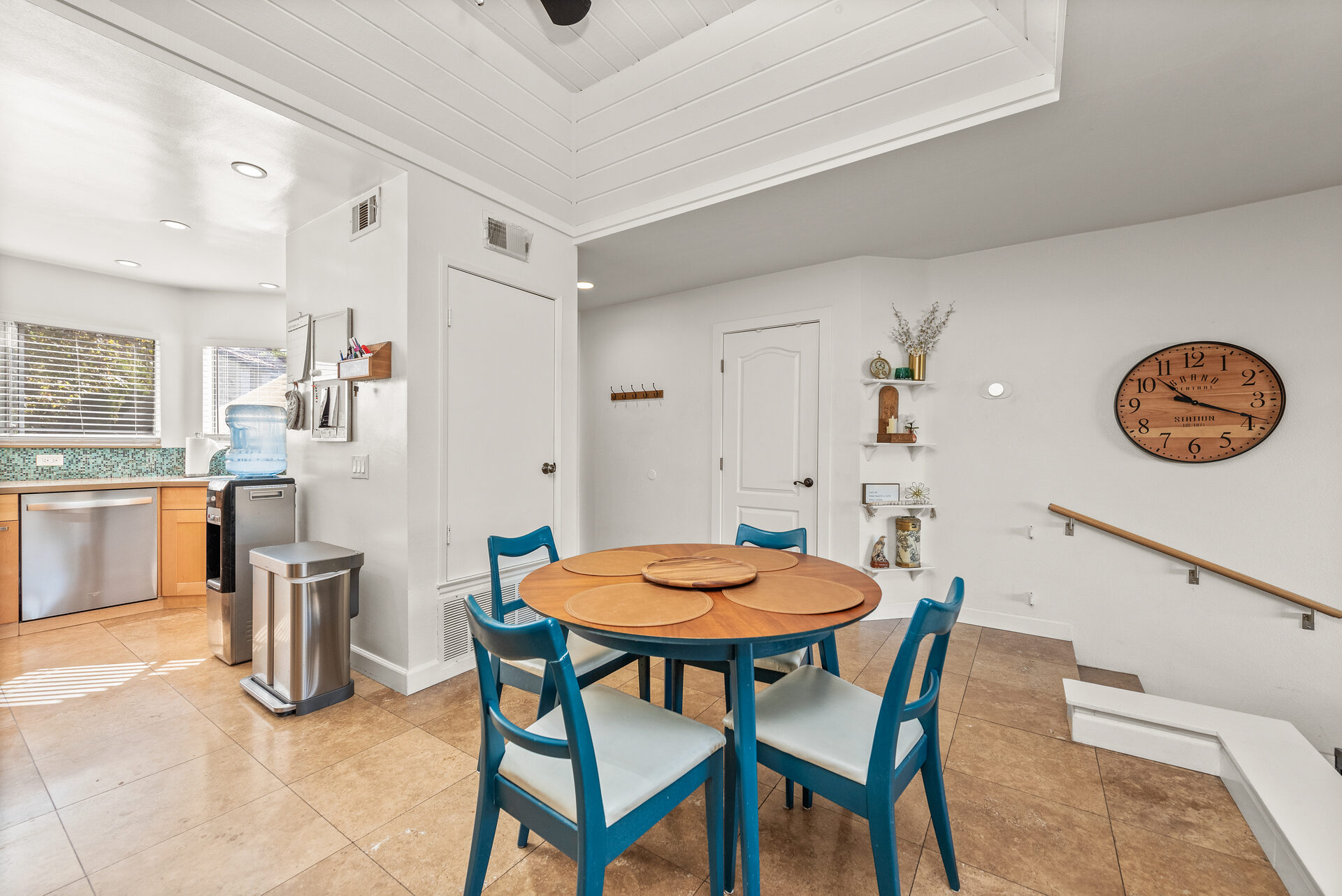 Dining nook